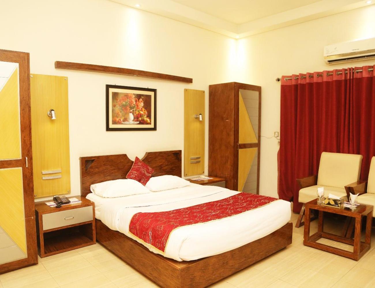 The Grand Regency Hotel Bahawalpur Exterior foto